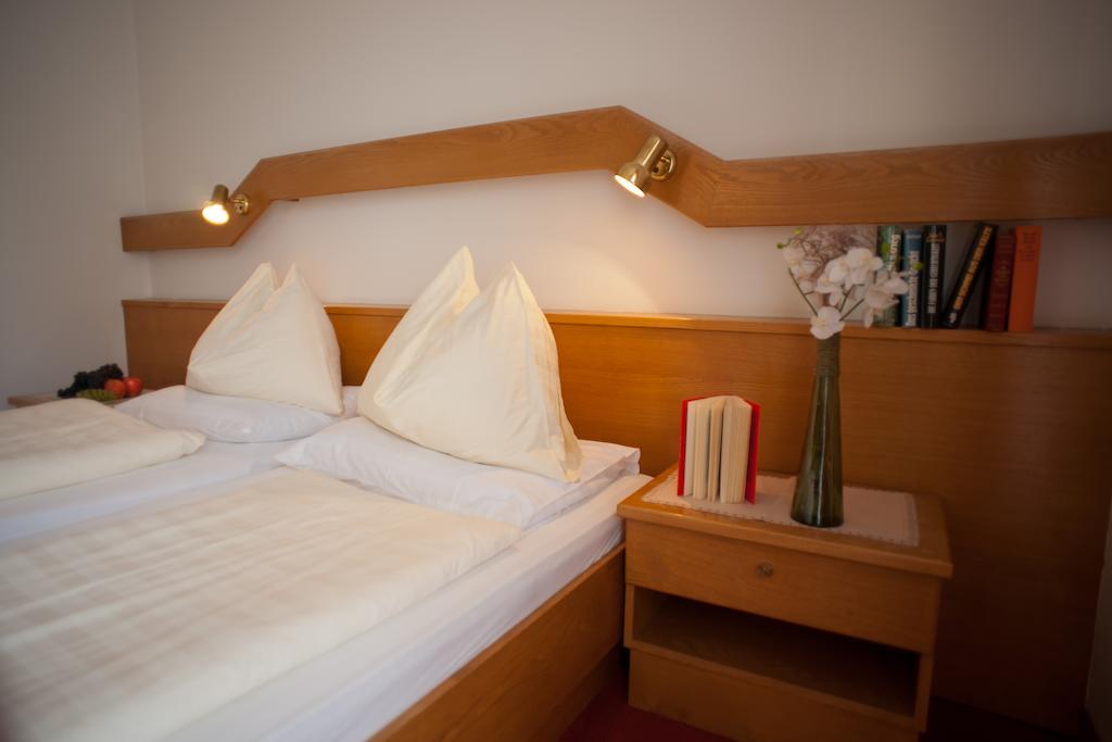 Simon - Hotel & Cafe Bad Tatzmannsdorf Room photo